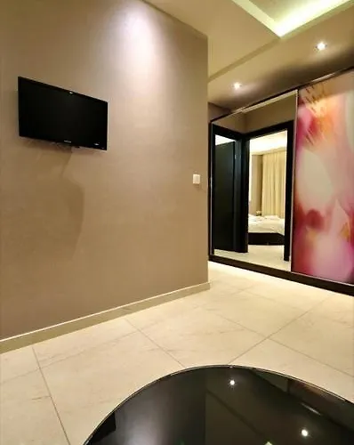 Louloudis Fresh-adults Only Aparthotel 3*
